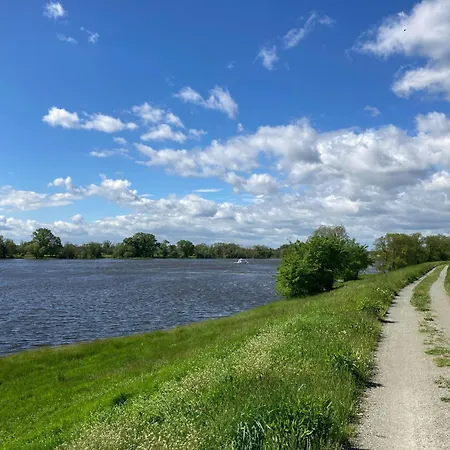 Elbwiesenhaus-an-der-elbe *