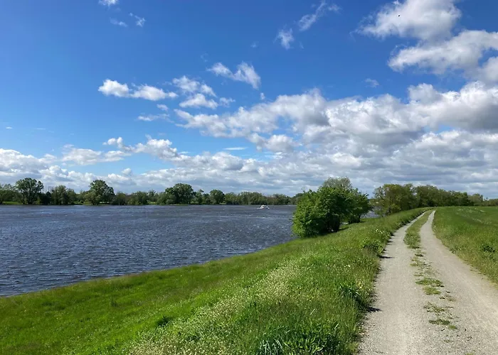 Elbwiesenhaus-an-der-elbe *